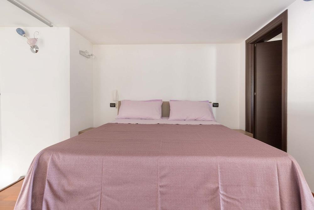 2094 La Dolce Vita Suite