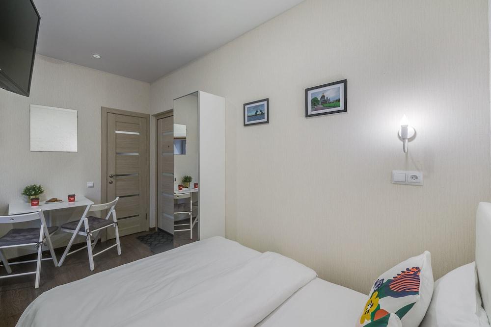 Travelto Petrogradskaya