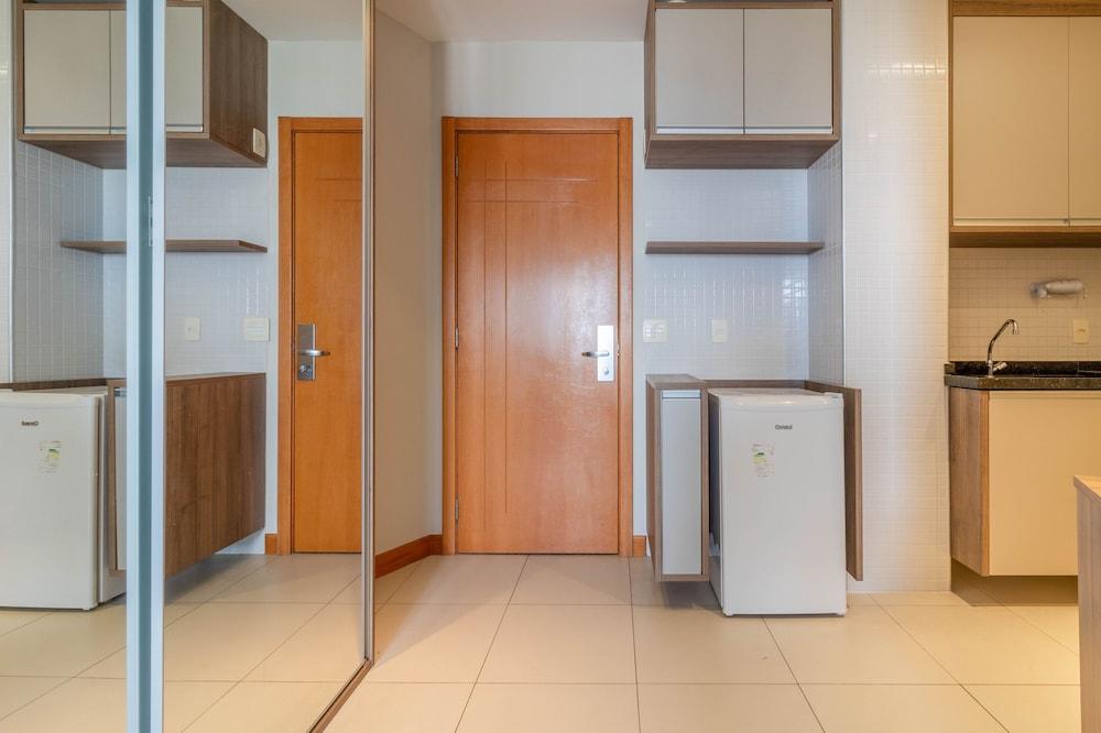 CA01 Flat 500m from Salvador Shopping