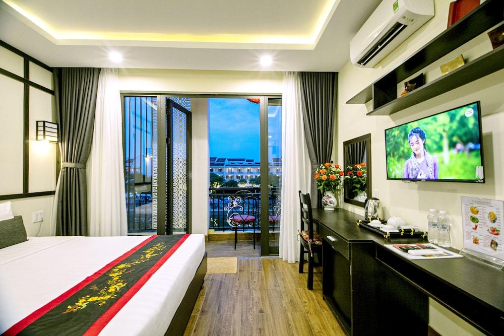 Hoi An Riverland Villa