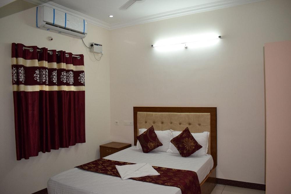 White Tulip Residency