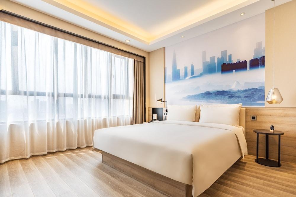 Green Oriental Hotel (Shenzhen Pinghu South China City Hehua subway station)