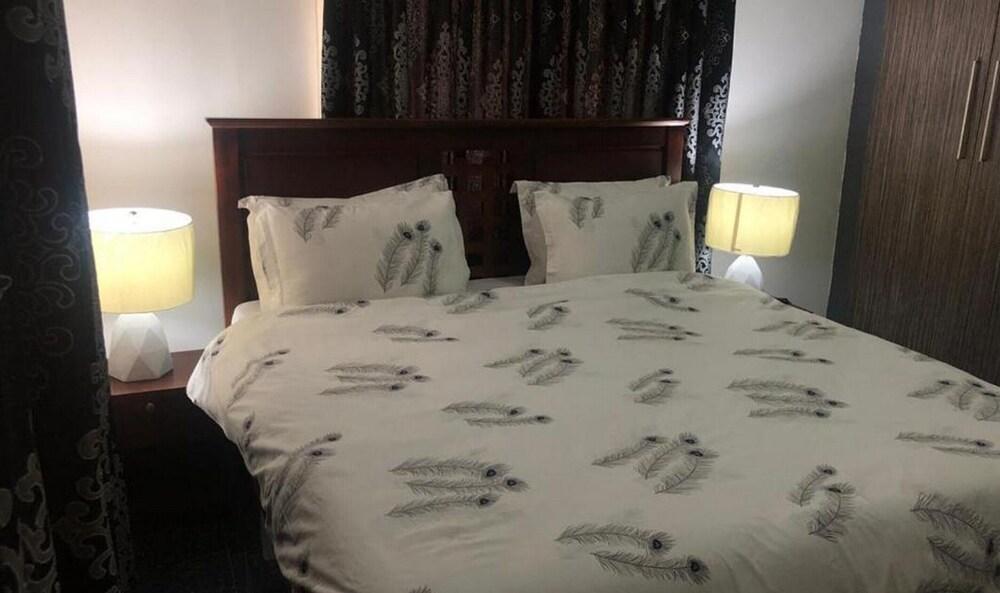 St Georgess Height-room With Balcony