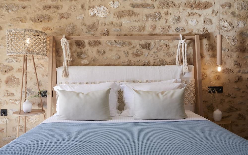 Villa with outdoor pool for 8 persons