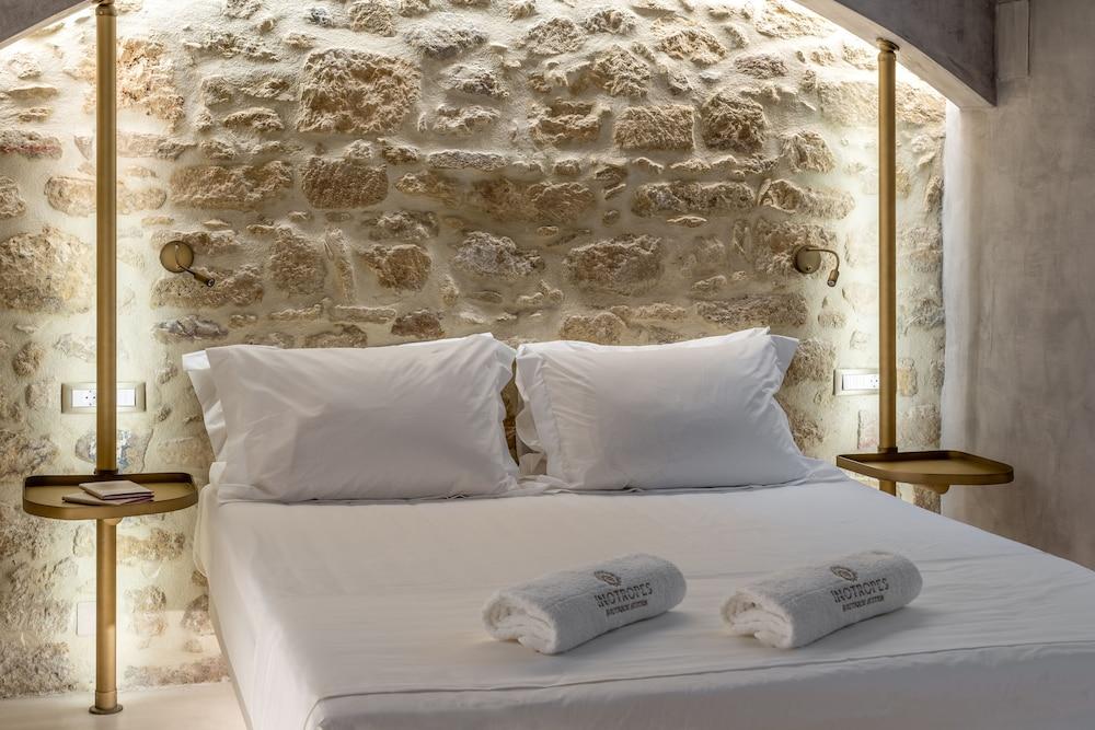 Inotropes Boutique Suites - Adults Only