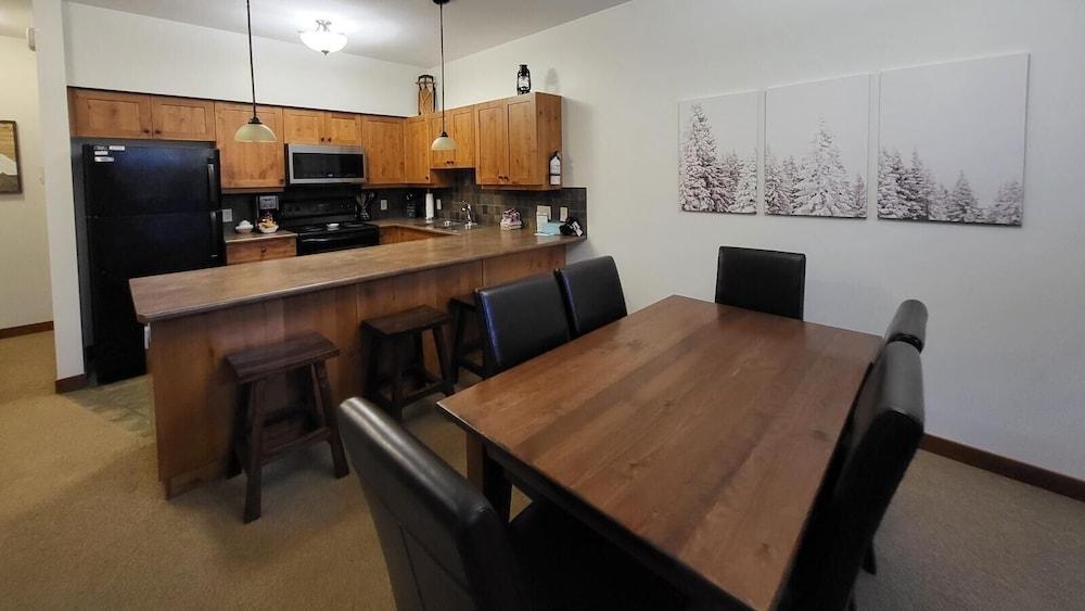 Settlers Crossing #41