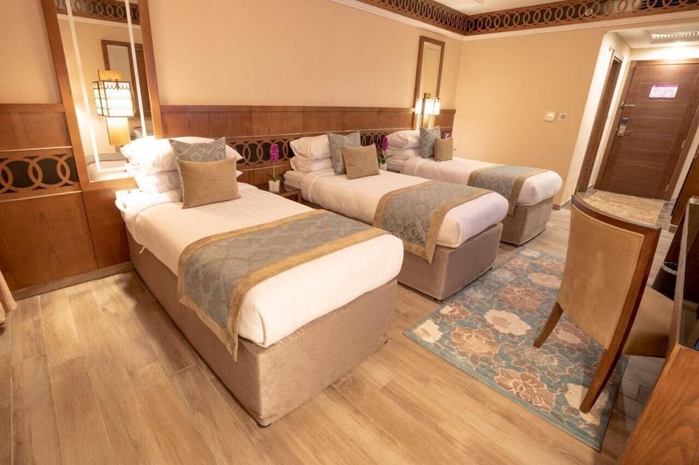 Violet Al Azizia Hotel