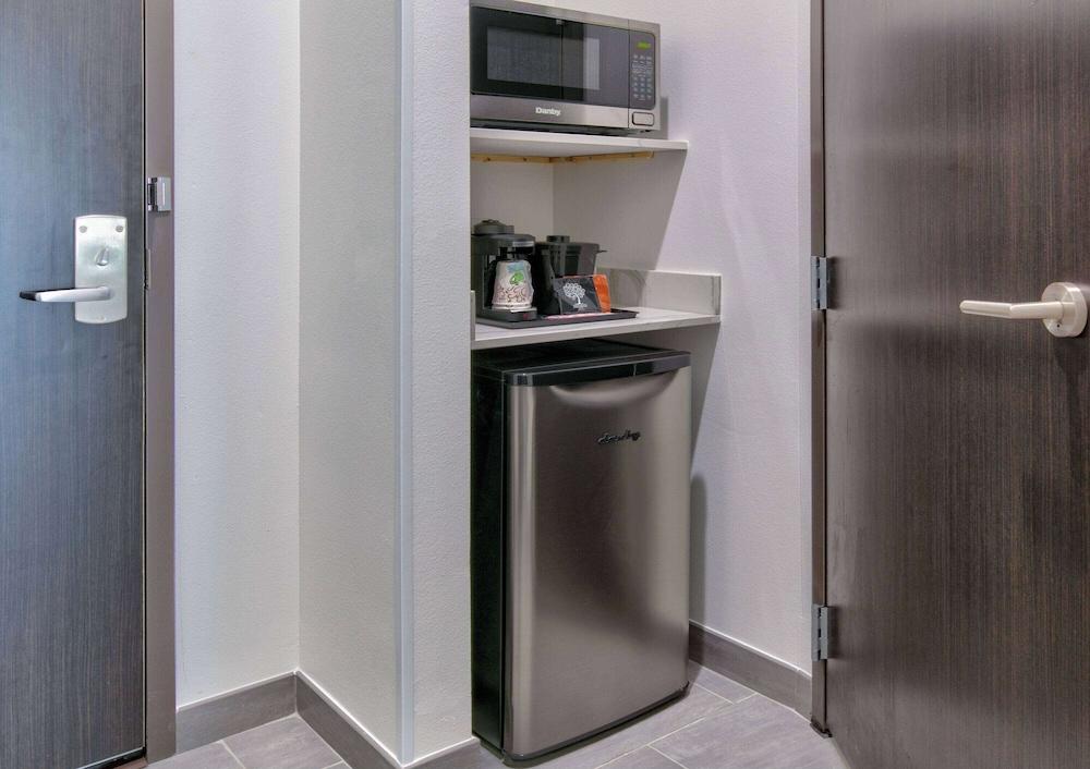 La Quinta Inn & Suites by Wyndham Terrell