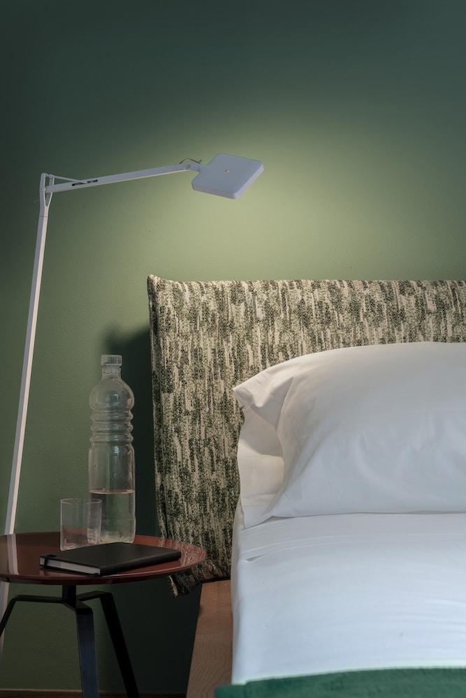 Cavour Deluxe by Mmega