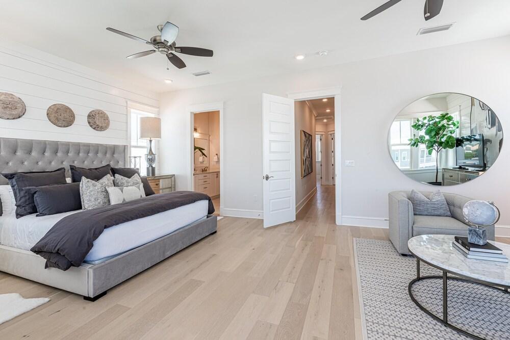 The Sleeping Queens at Prominence 30A