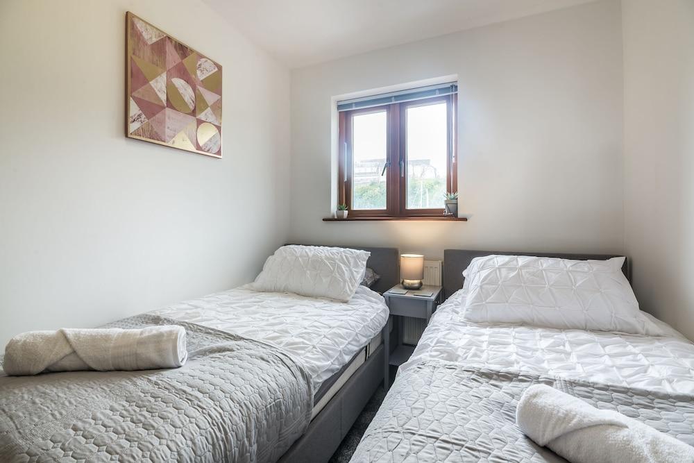 Marina View - 3 Bedroom - Milford Haven