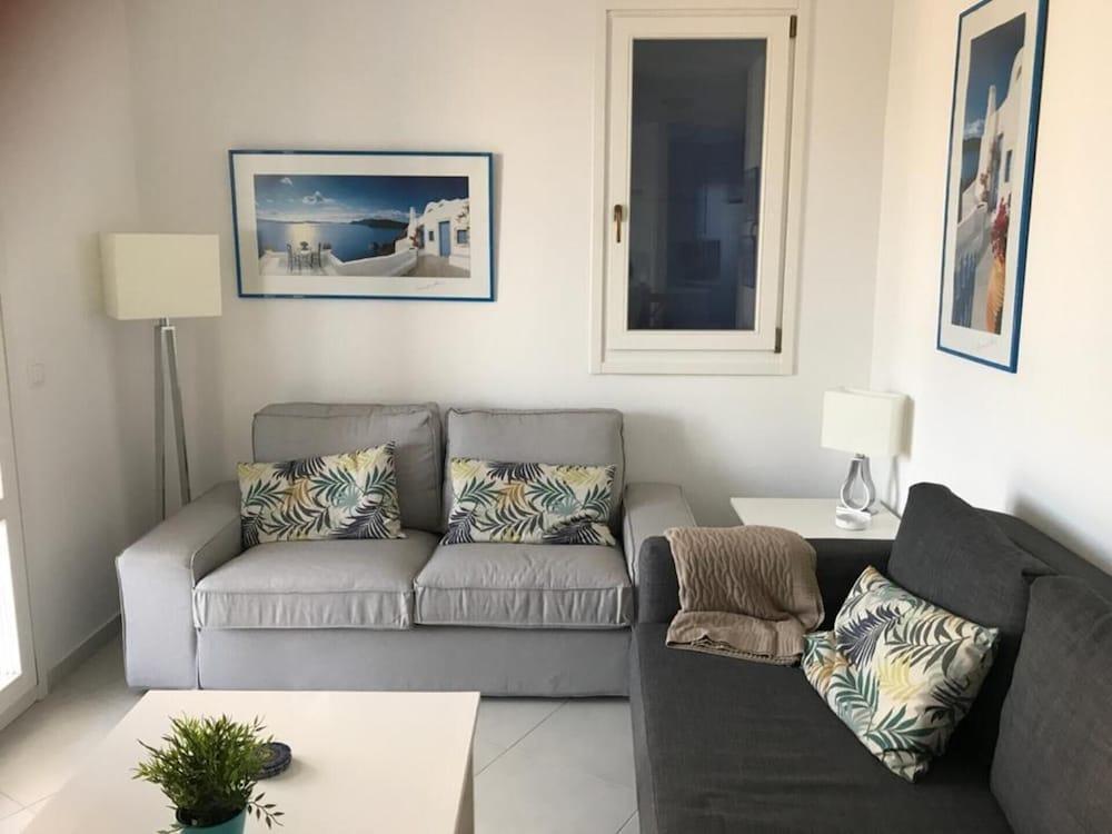 Sam29 3-bed Villa in Monolithos