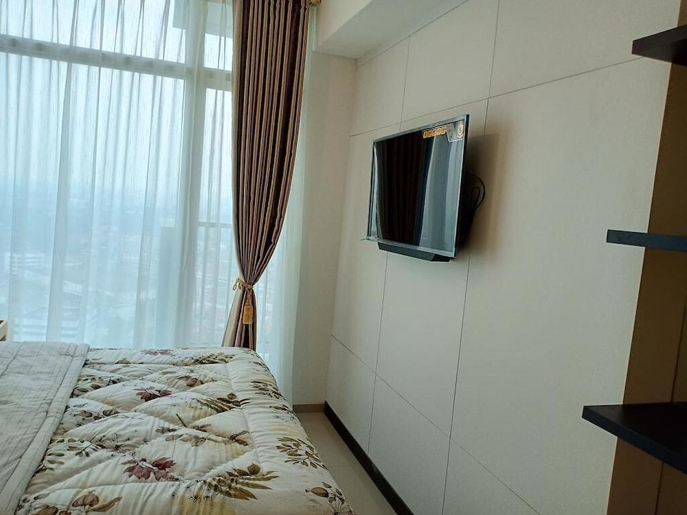 Treepark City Apartement by Echa