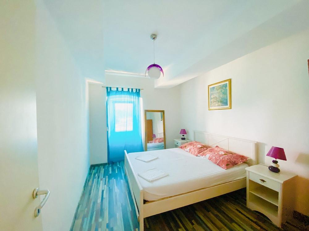 Authentic Villa With Terrace- Complete Privacy