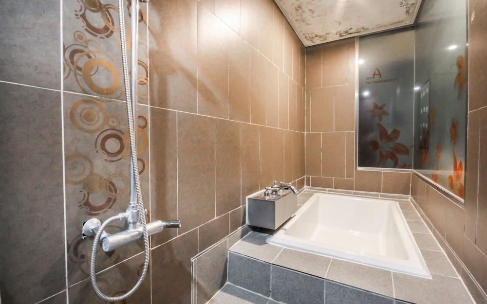 Hwasun Oncheon Hotel Tatami