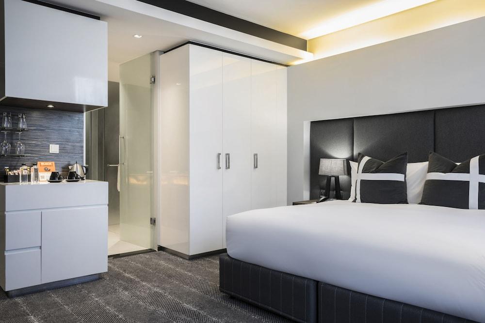 The Capital 15 on Orange Hotel & Spa