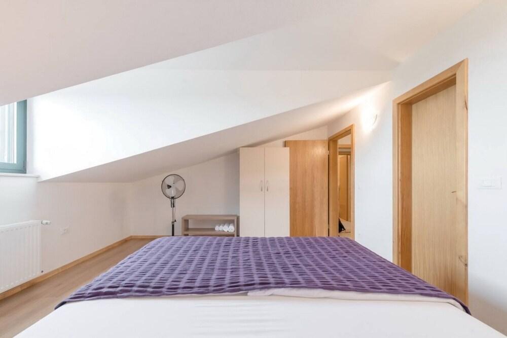 Luxury Mountain Villa W.heated Pool & Largegarden