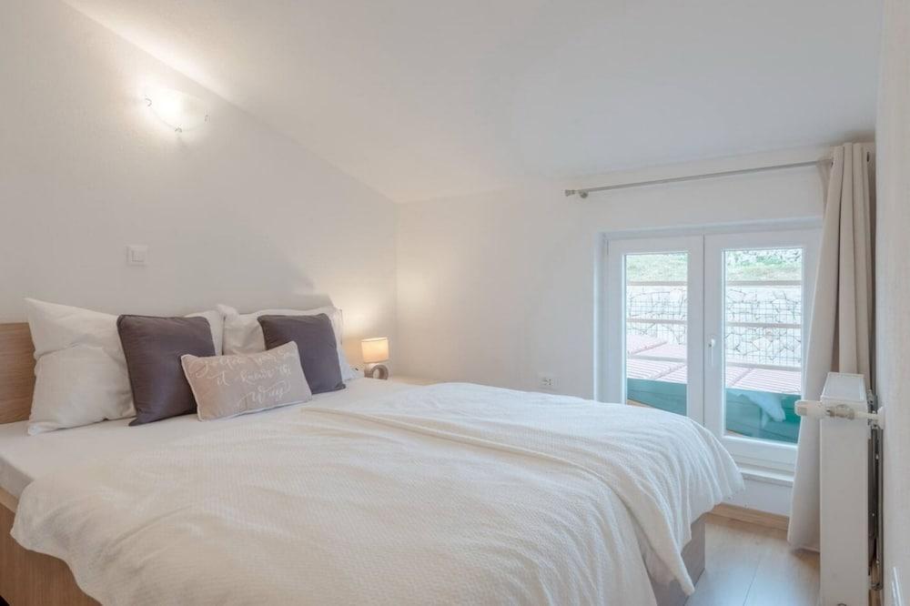 Luxury Mountain Villa W.heated Pool & Largegarden