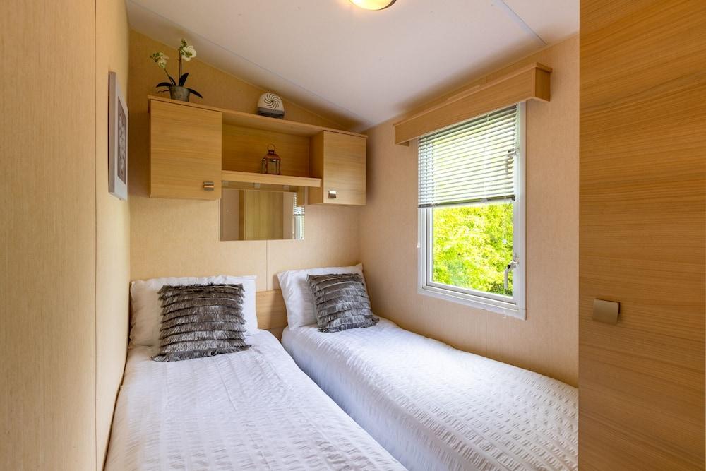 Inside No. 9 Retreat