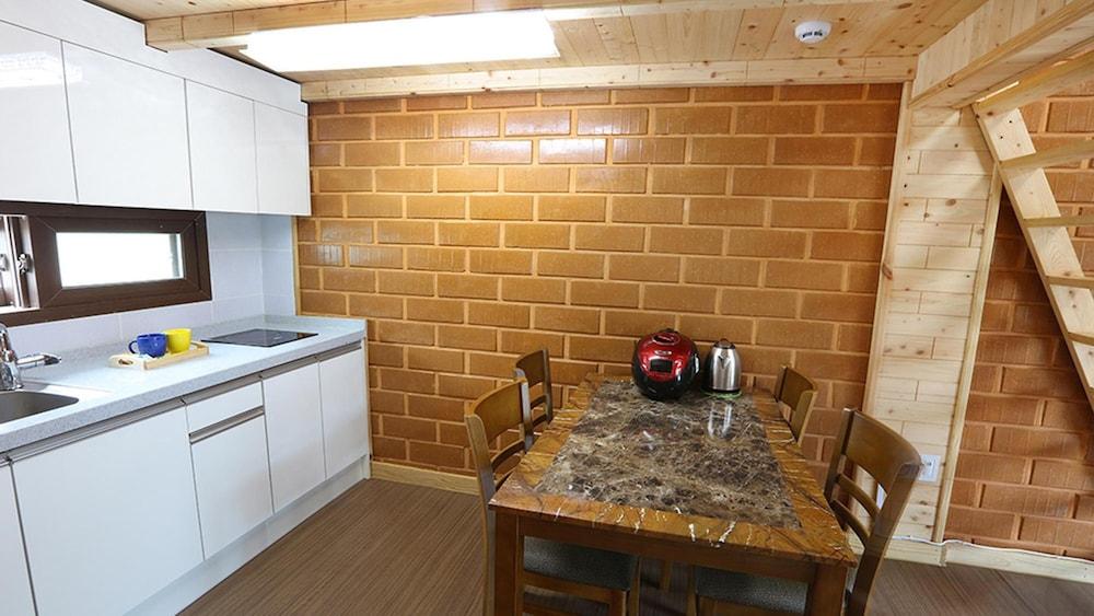 Seogwipo Starlightsky Pension