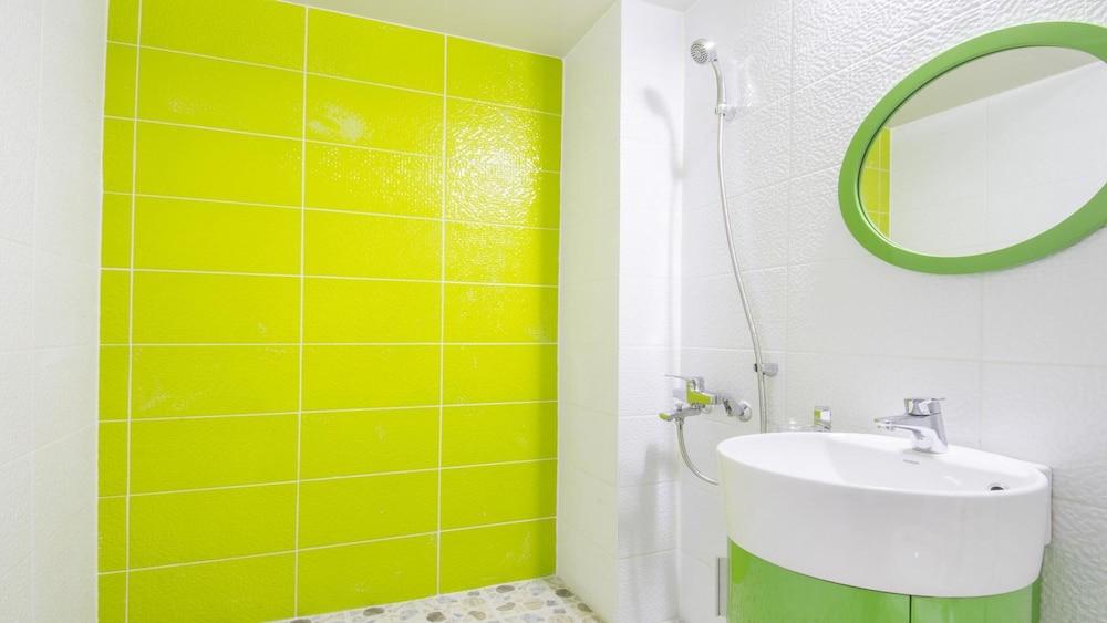 Jeju Ppalkanpungcha Pension