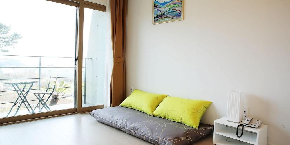 Seogwipo Etier Resort