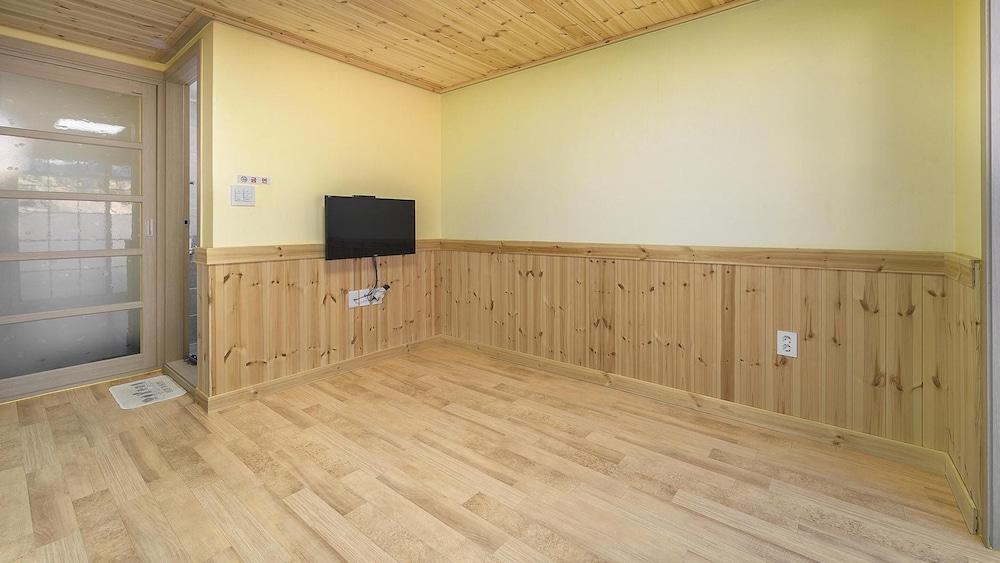 Samcheok ara Pension