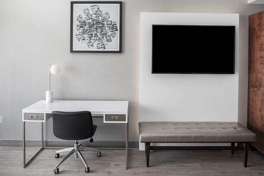 Four Points by Sheraton Flushing