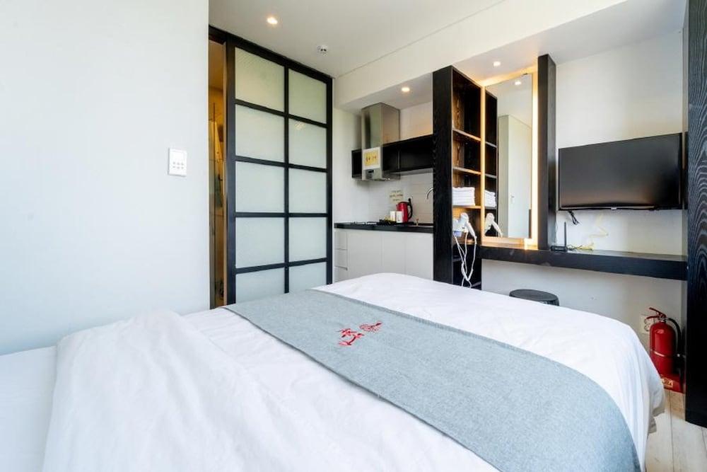 Jeju Seuwiseumaeul 215&216dong