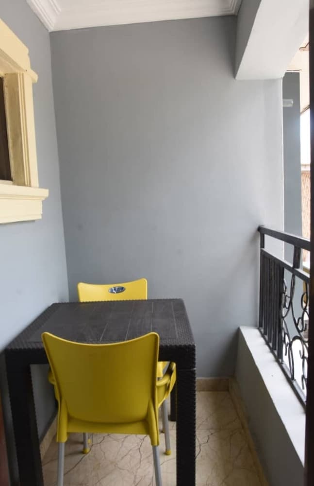 Impeccable 1-bed Executive Luxury Hotel Apartment