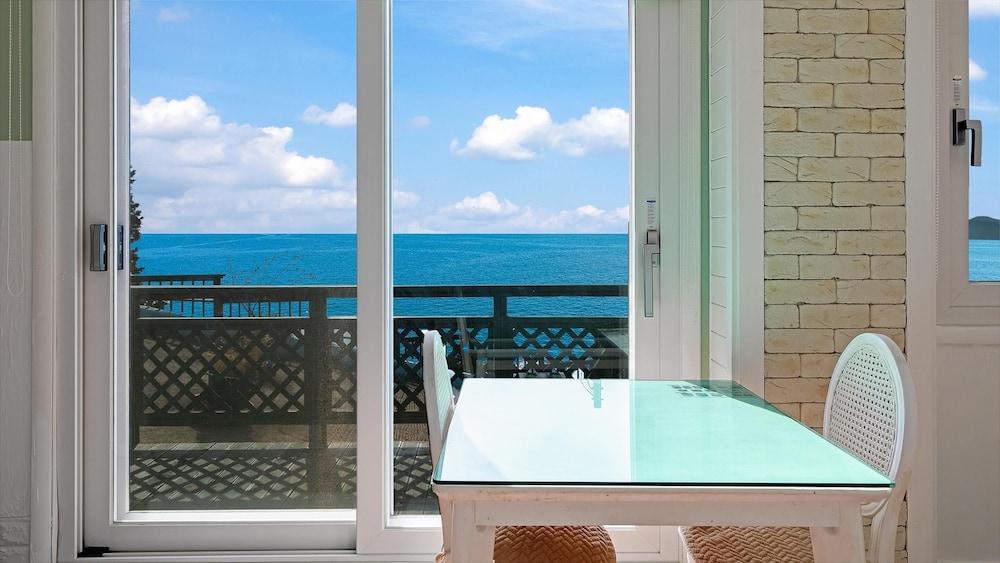 Namhae Montmartre Pension