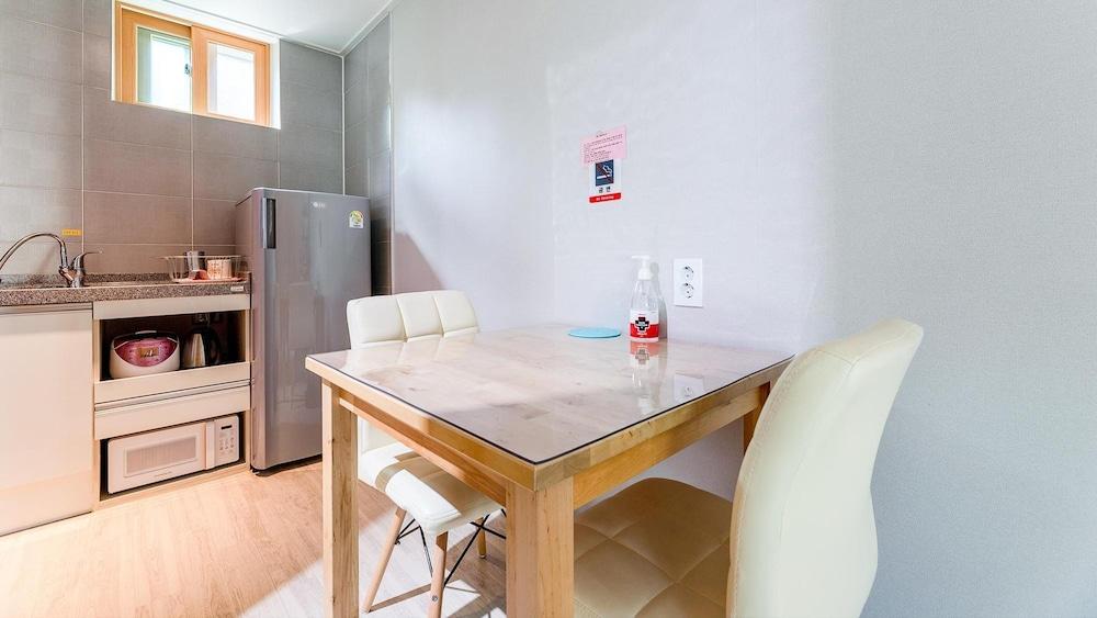 Goseong Sea&star Pension