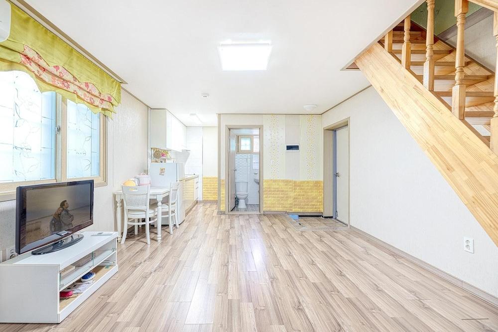 Geoje Evergreen&pinetree Pension