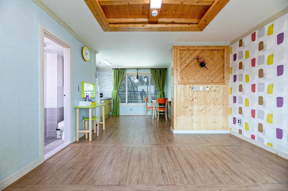 Gyeongju Gamposole Pension