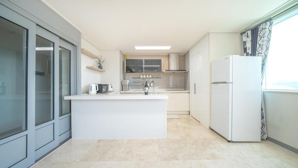 Tongyoung Sagaejeol Pension