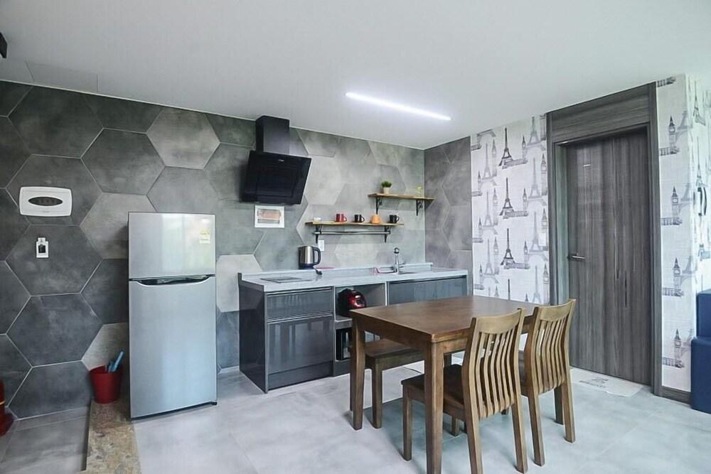 Geoje Wahyunbeach Pension