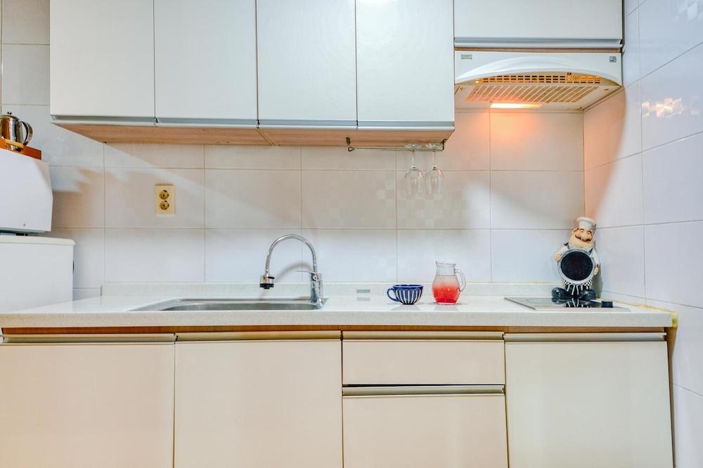 Tongyoung Mongdolhouse Pension