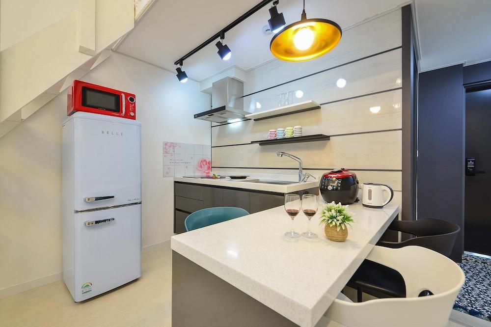 Yeosu Tivoli Pension