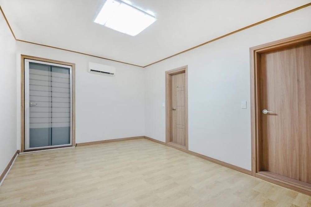 Yangyang Water Sol Valley Pension