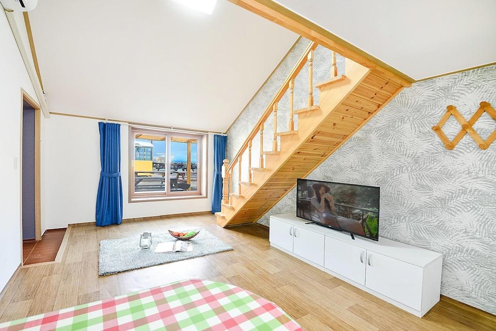 Gangneung Apple Pension