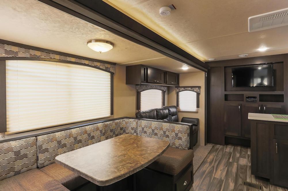 Gangneung Wow Park Caravan