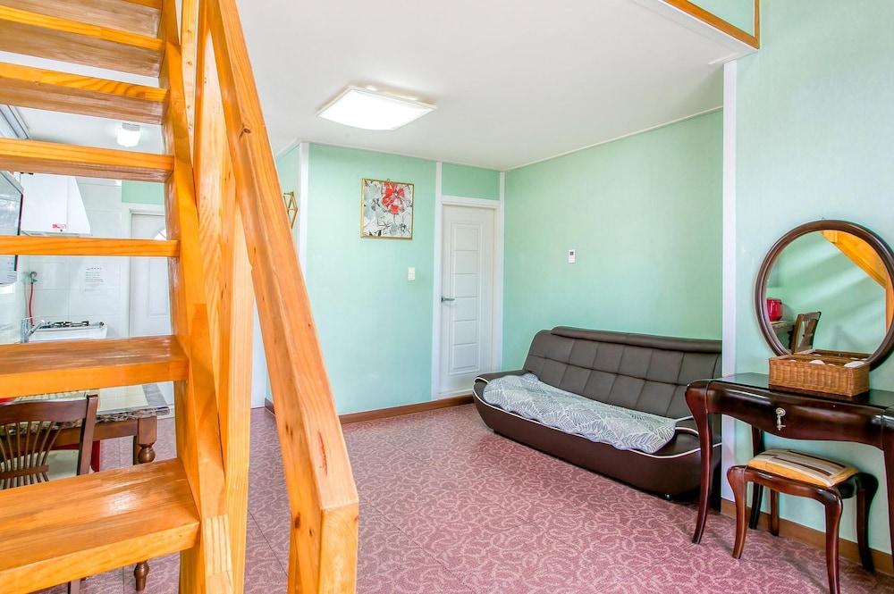 Youngheungdo Roma Spa Pension