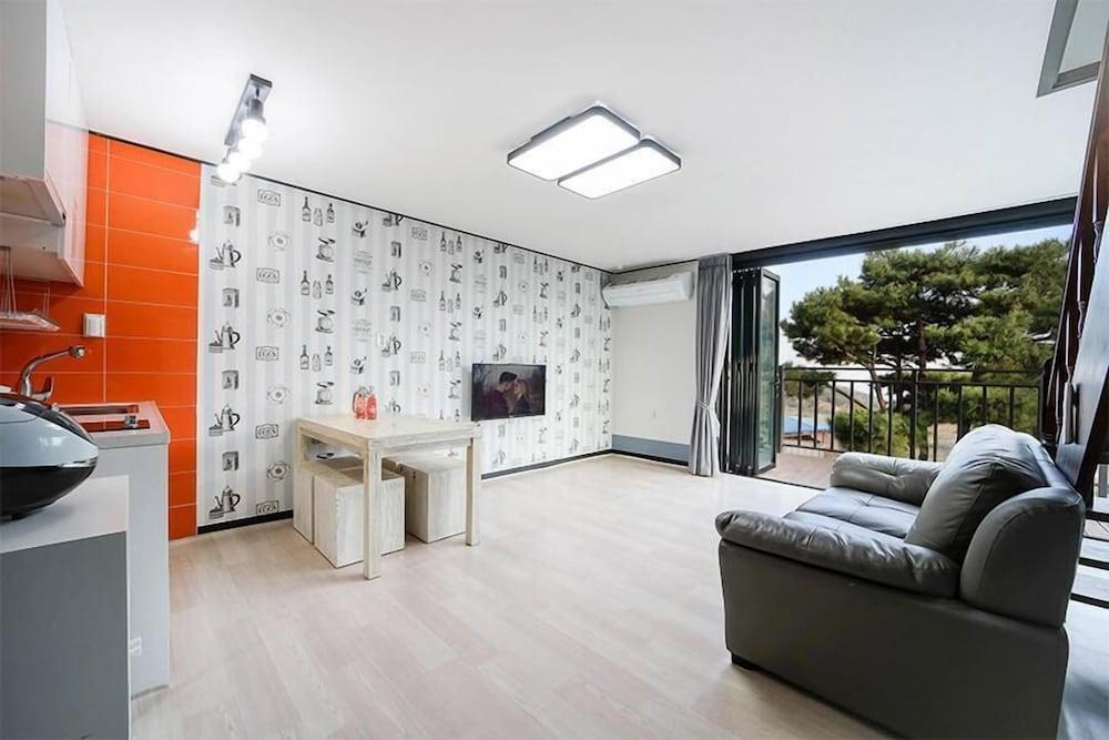 Gyeongju Hyu Plus Pension