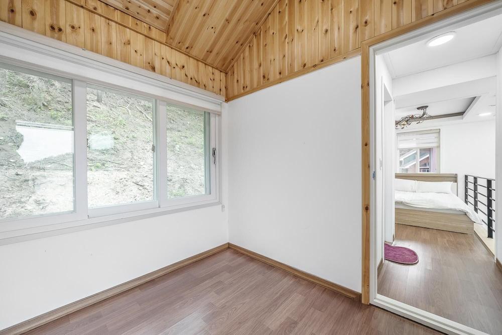 Donghae Mangsang Papa Pension