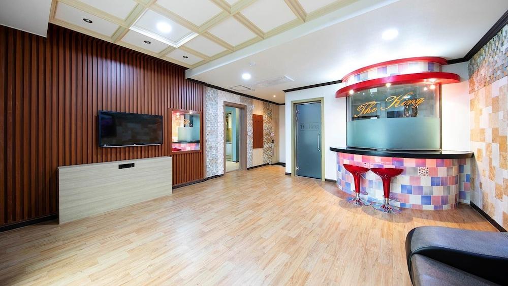 Yeosu The King Pension