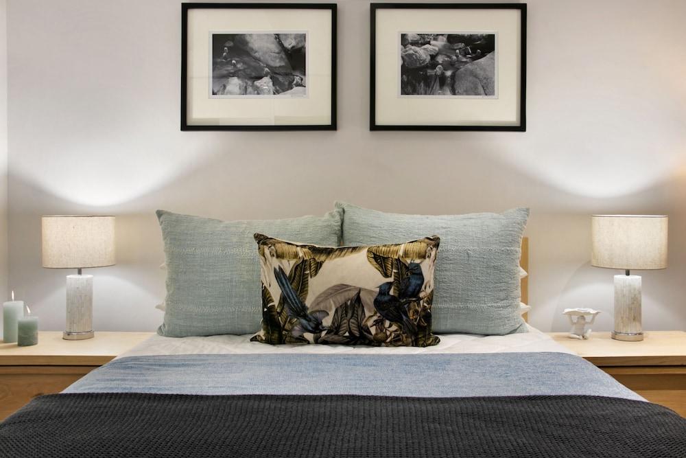 16 On Bree - Unit 2810