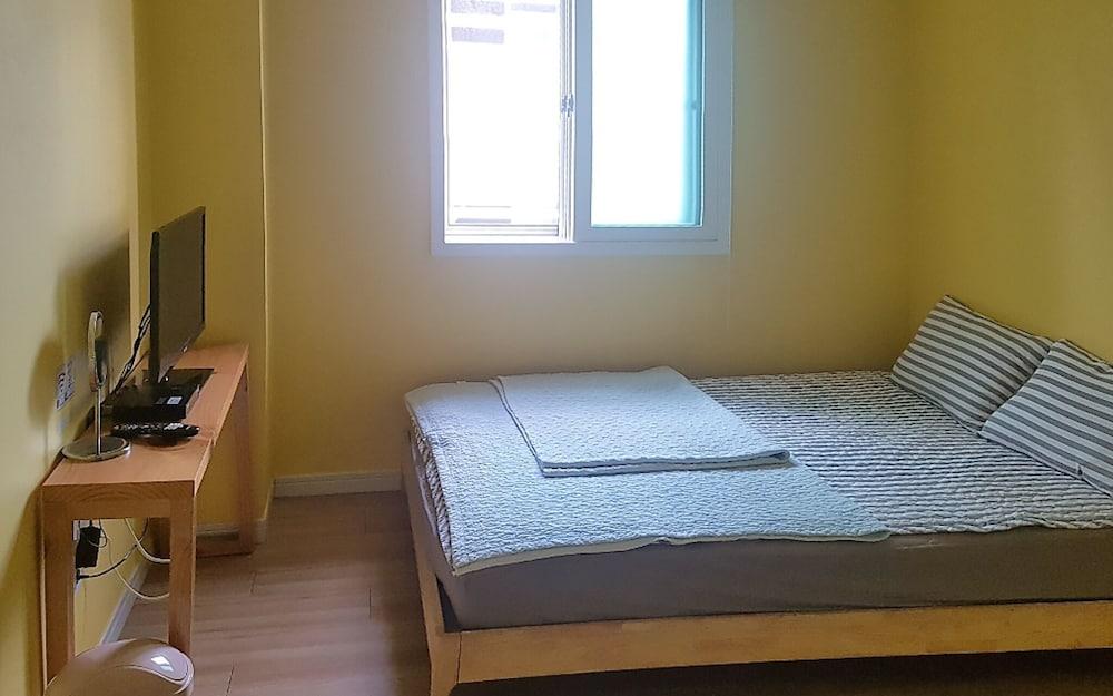 Tongyeong With Guest House