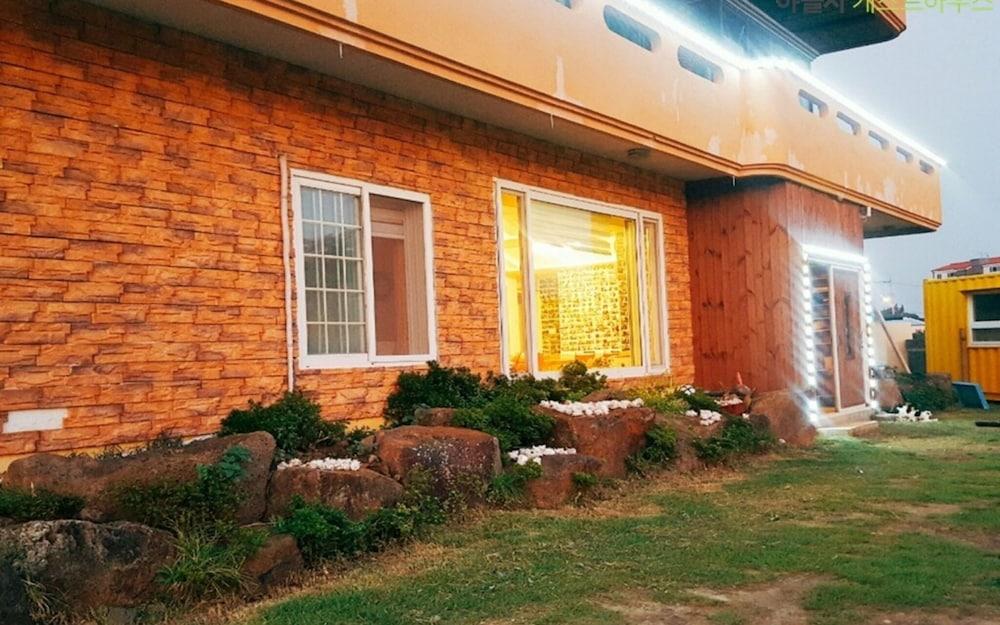 Jeju Orange Unshared House