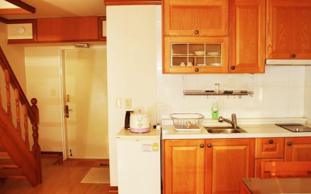 Jeju Cheongsanuinoeul Pension