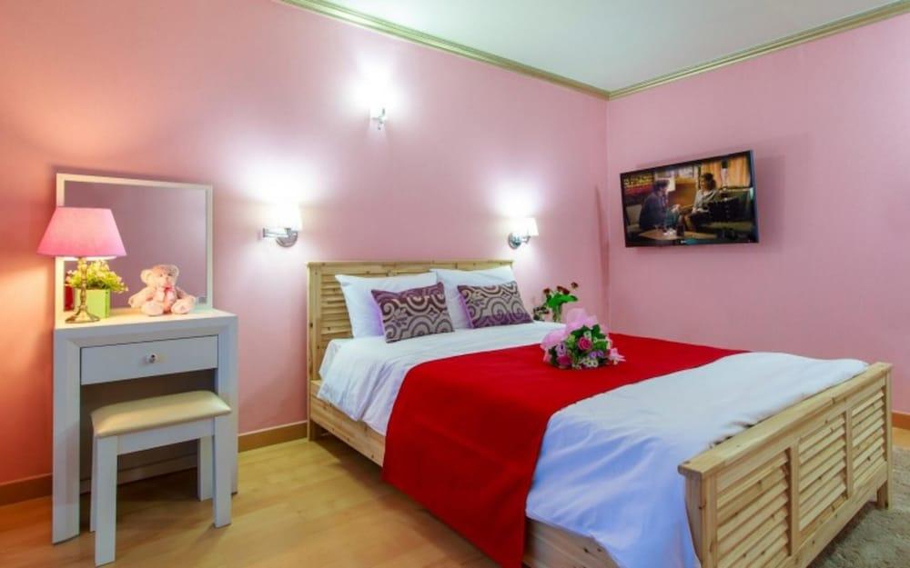 Castles Pebble Beach Pension